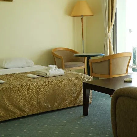 Altis & Hotel
